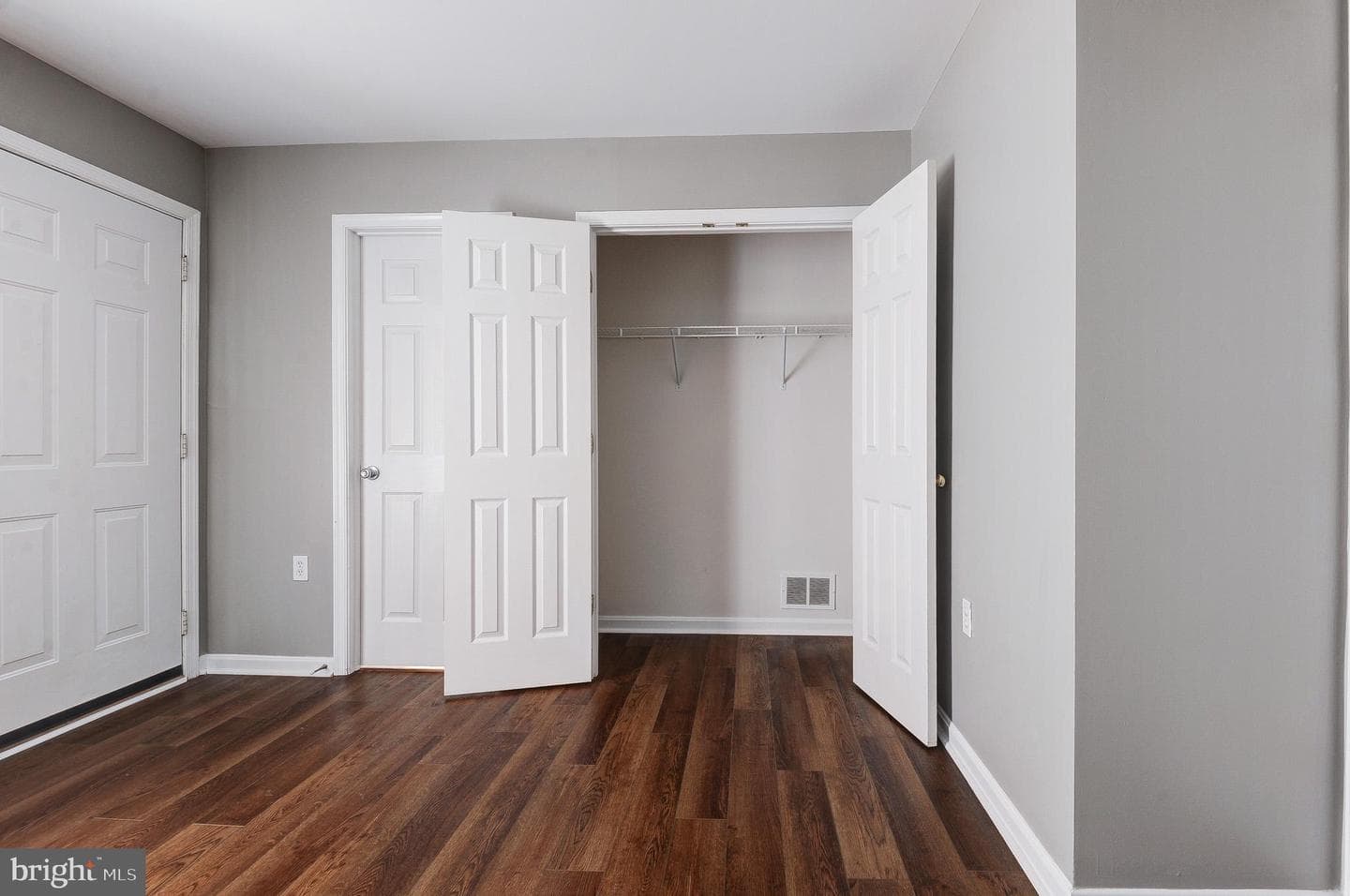 23014 Fontwell Square photo 23