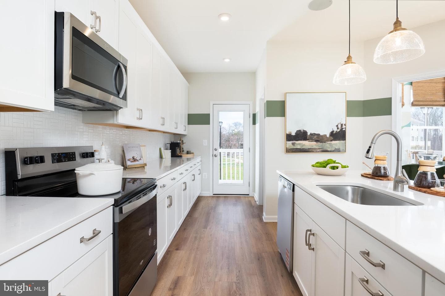 109 Camberwell Terrace NE photo 4