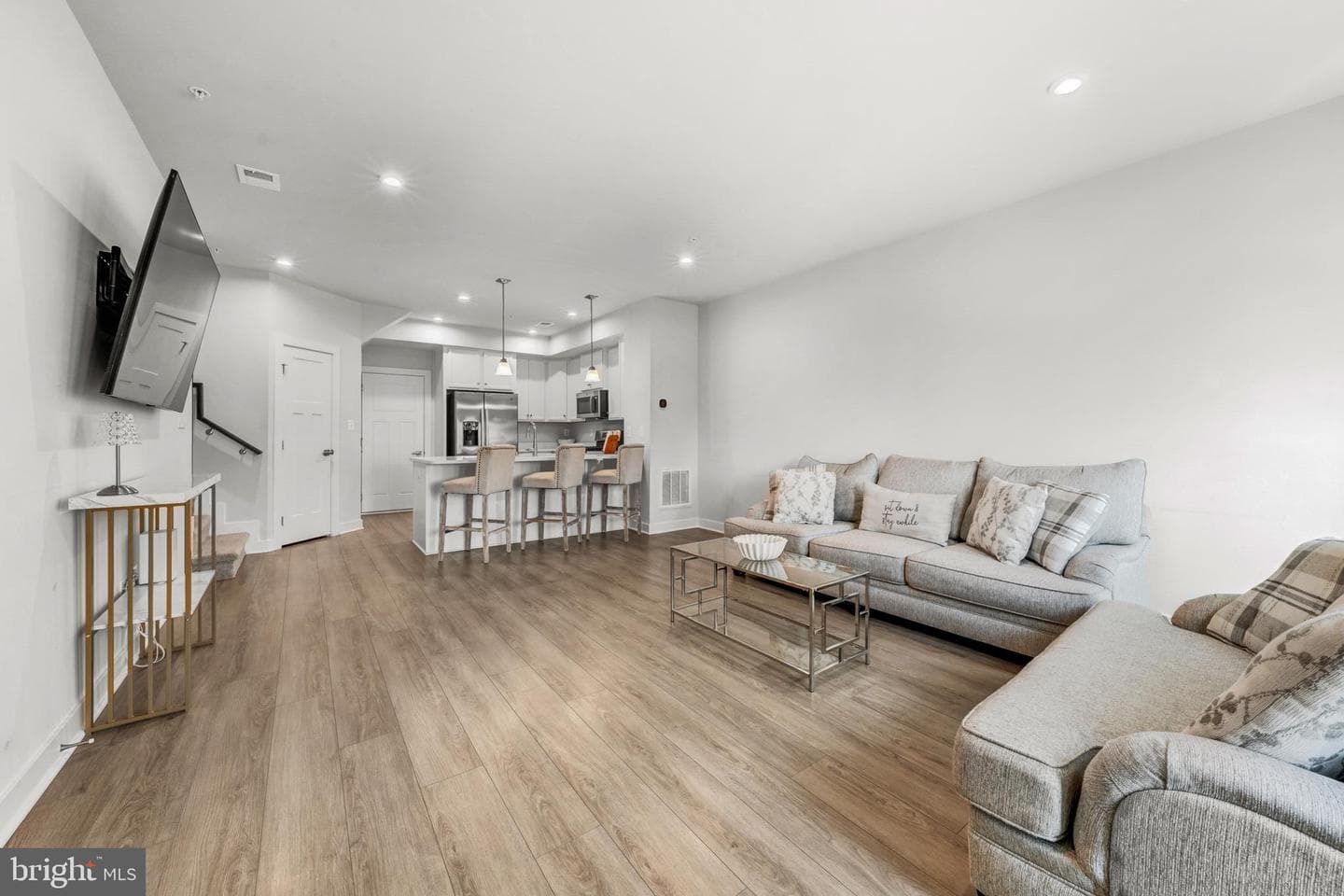 24272 Thurso Square, Sterling