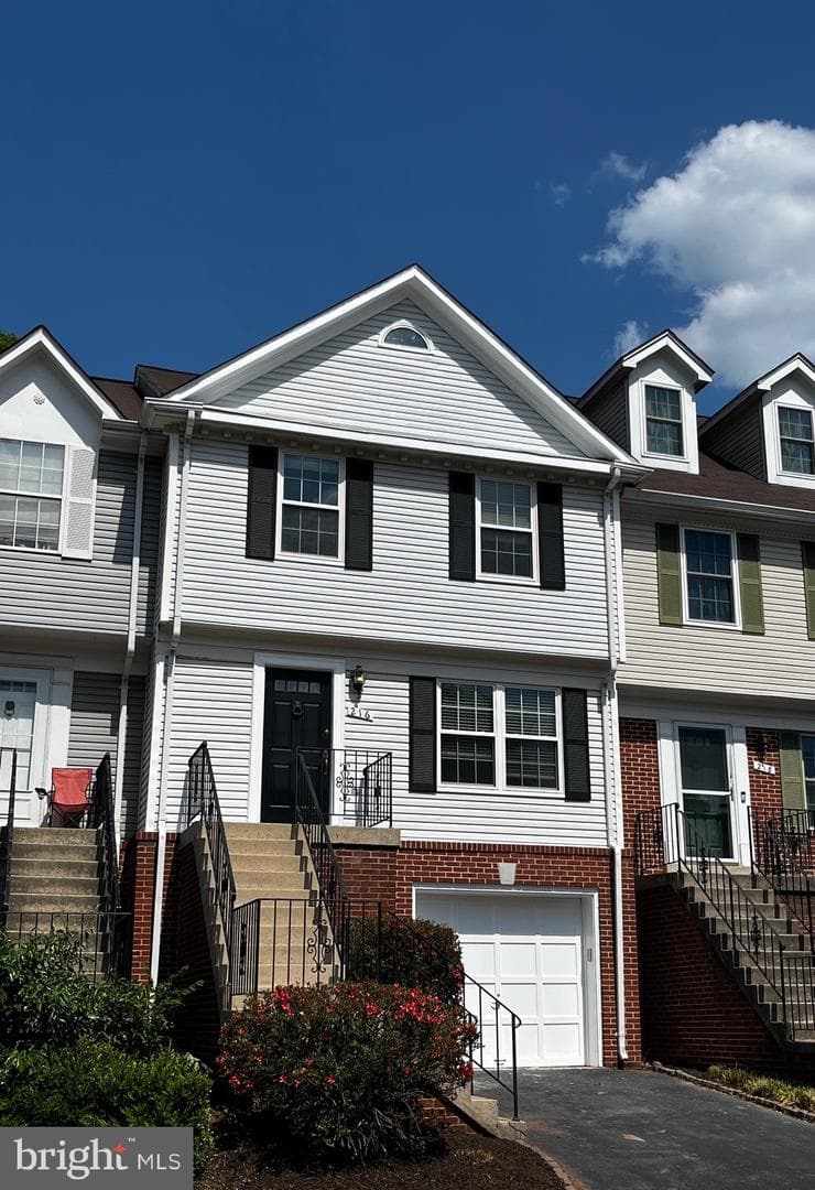 216 Finchingfield Court