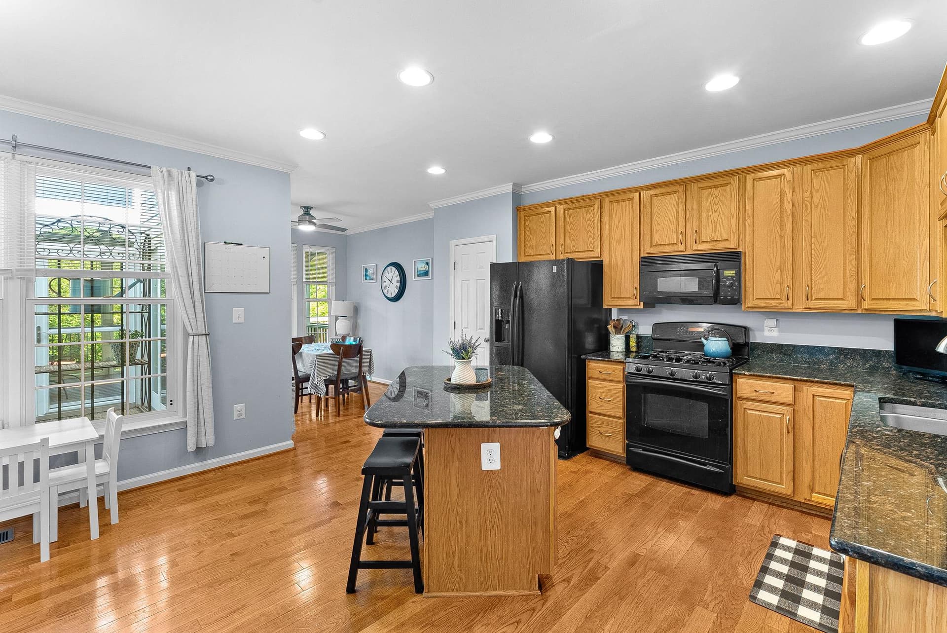 44168 Paget Terrace photo 5