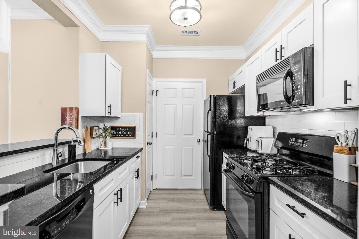 512 Sunset View Terrace SE #202 photo 13