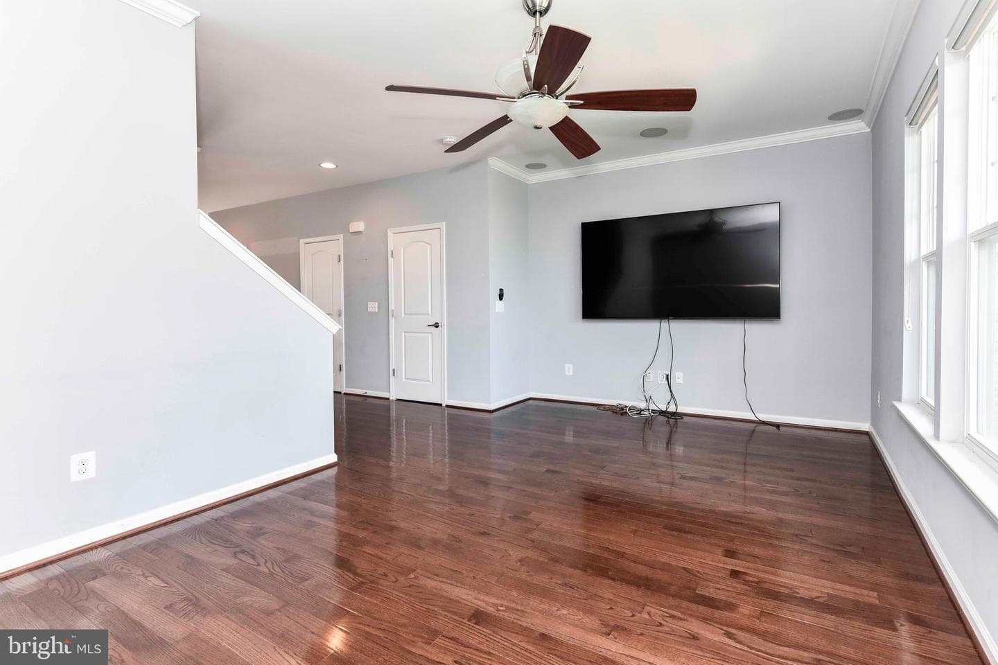 44025 Eastgate View Drive photo 8