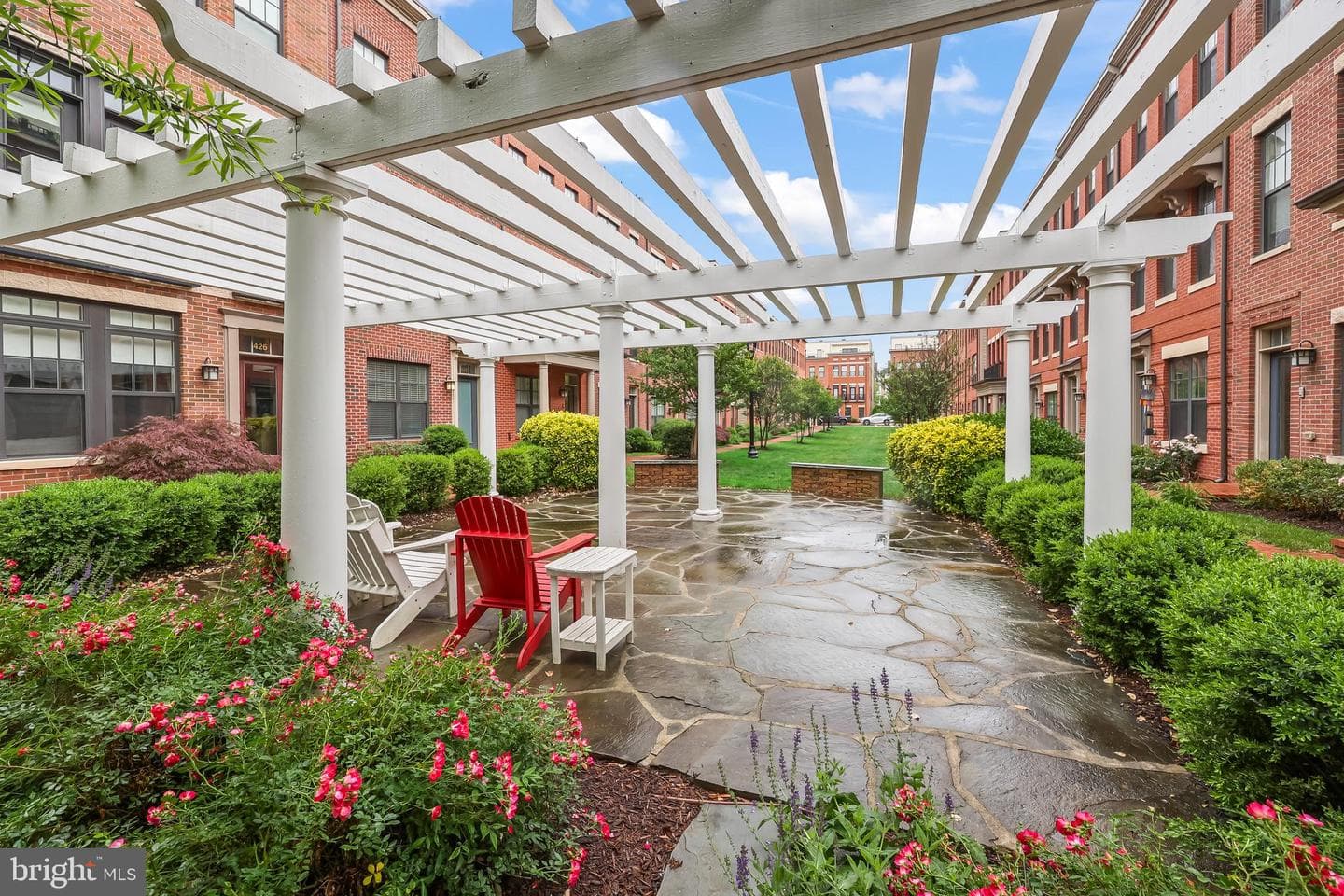 400 Ironsides Square SE photo 43