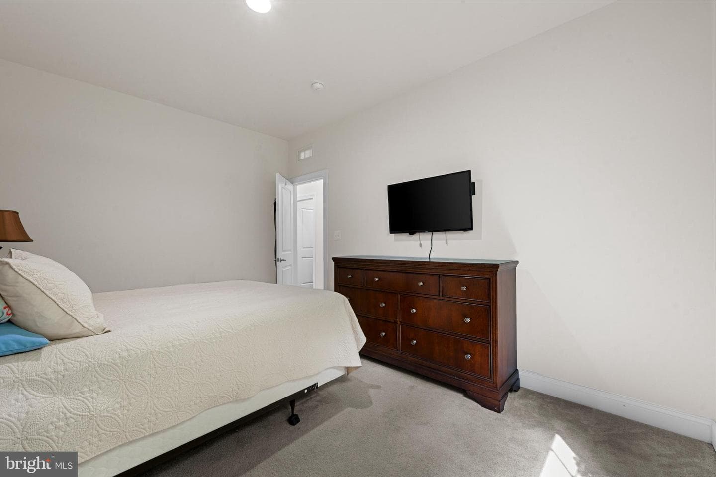 25079 Chafee Circle photo 39