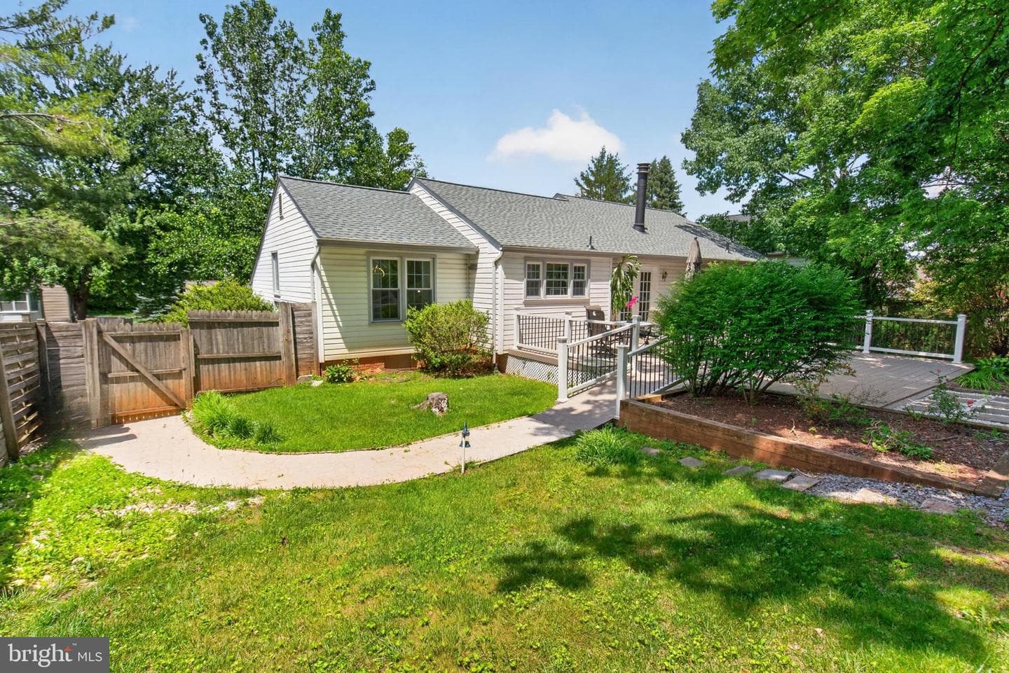 111 Environs Road photo 45