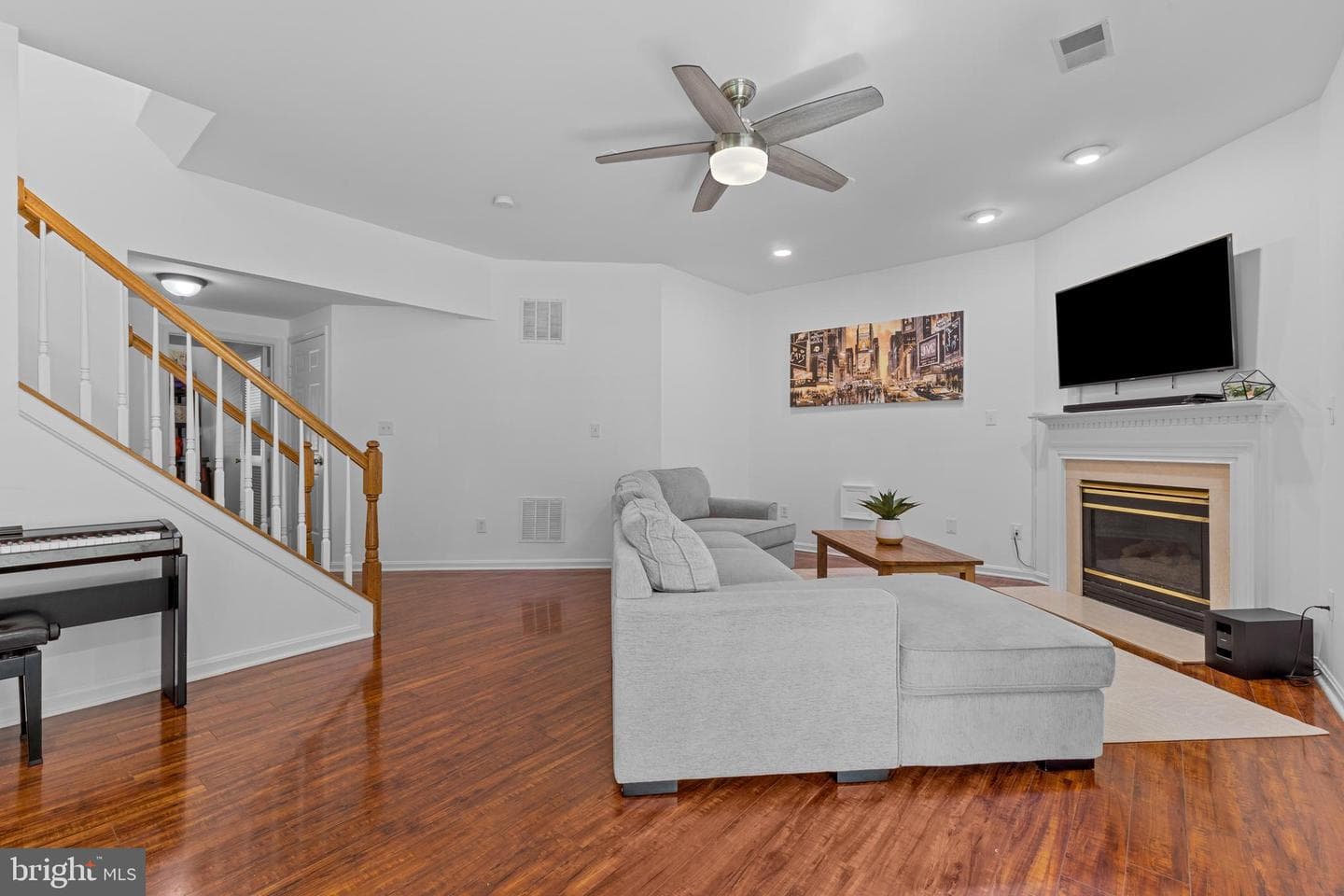 21622 Monmouth Terrace photo 23
