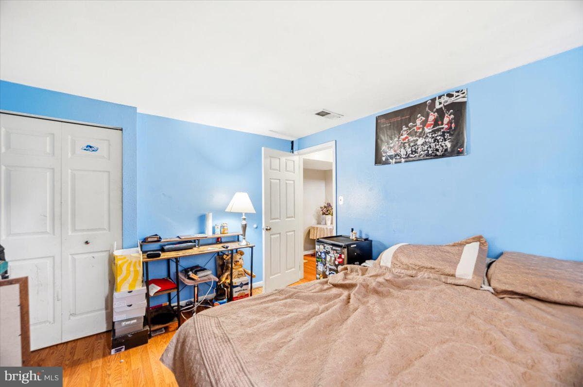 713 W Holly Avenue photo 25