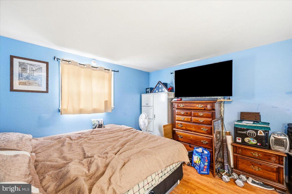 713 W Holly Avenue photo 26