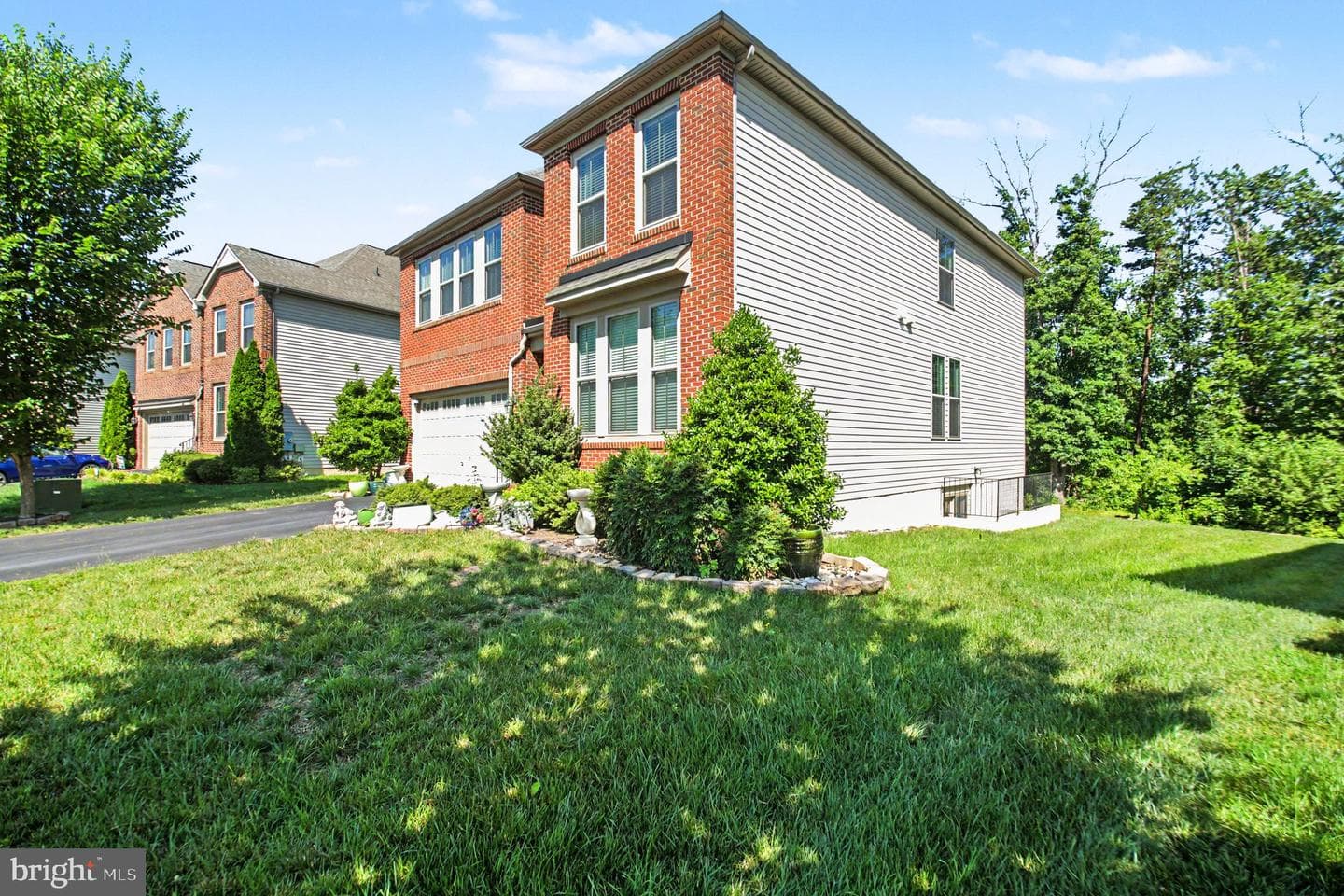 24794 Somerby Drive photo 2