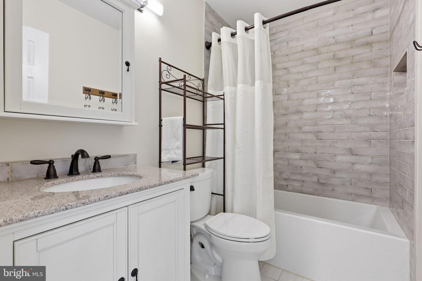 204 Grafton Way NE photo 25