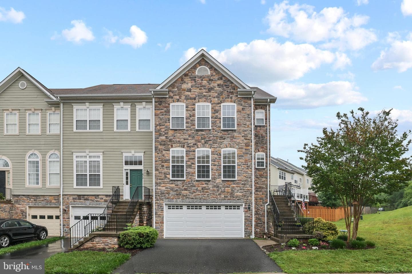874 Stonefield Square NE photo 2