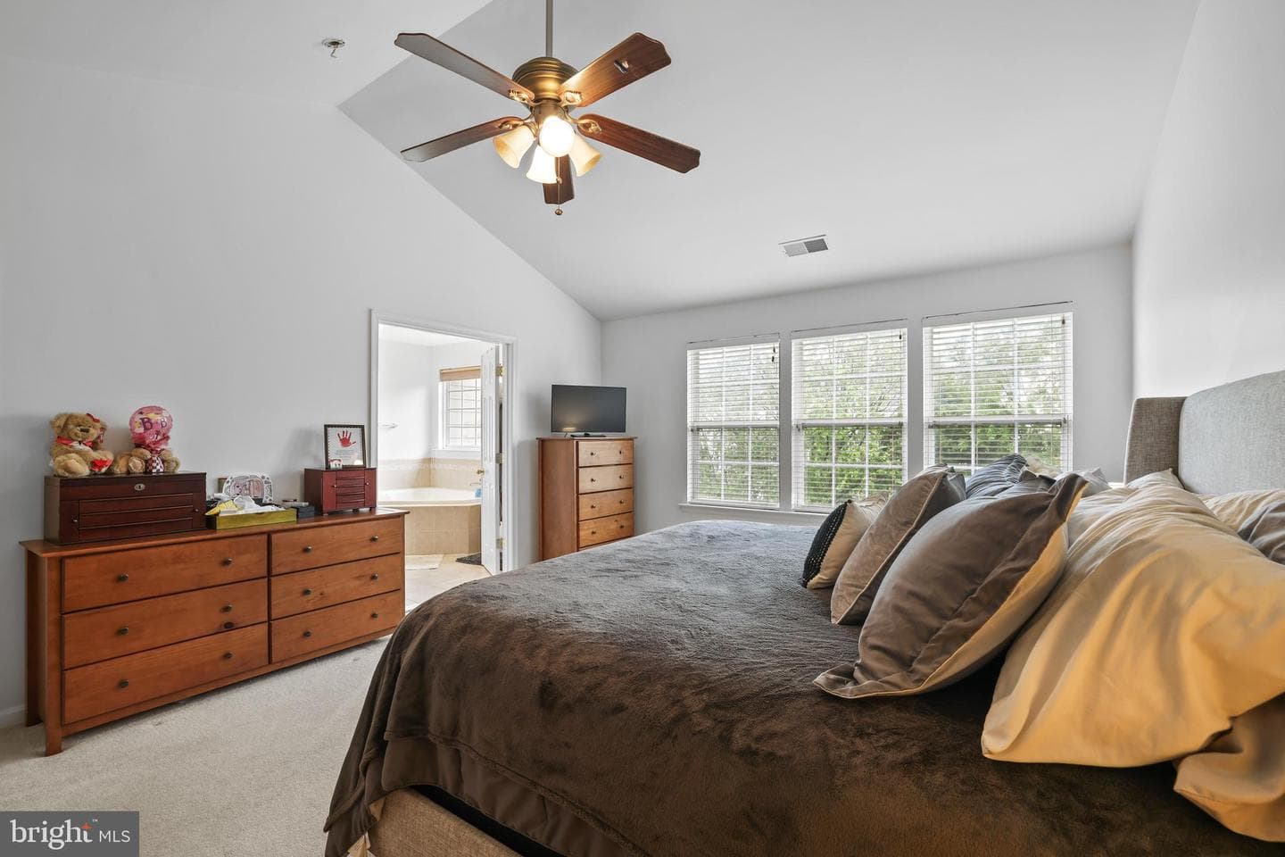 874 Stonefield Square NE photo 29