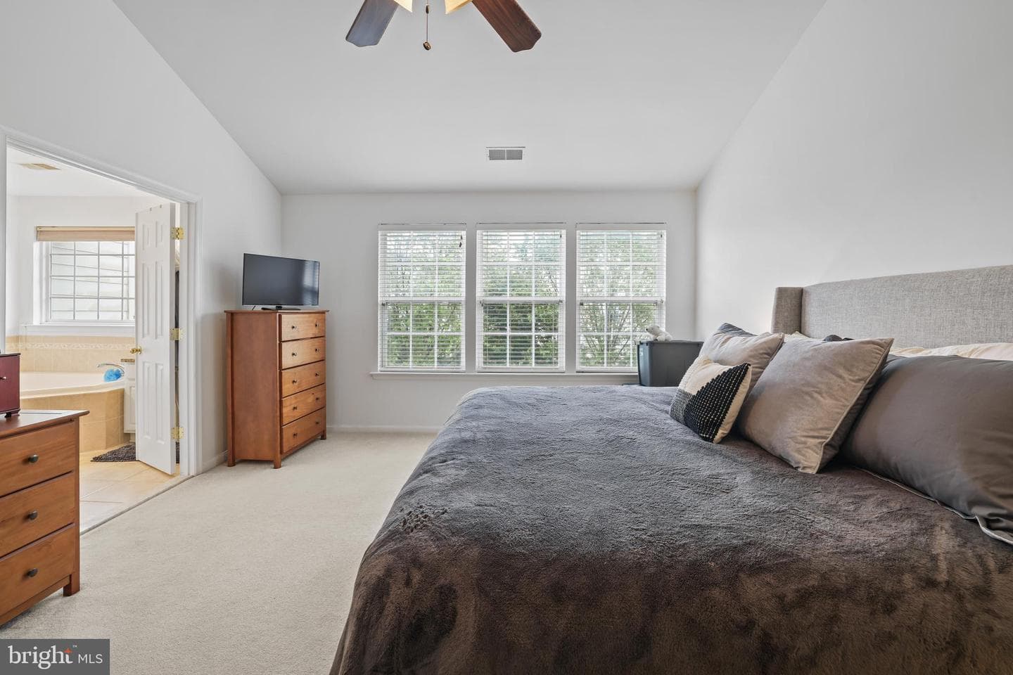 874 Stonefield Square NE photo 30