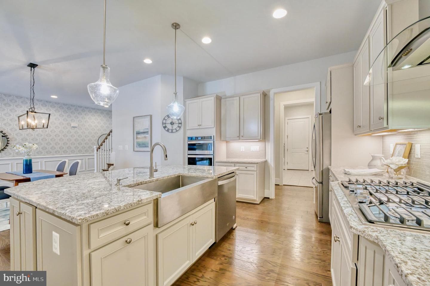 23695 Cypress Glen Square photo 15