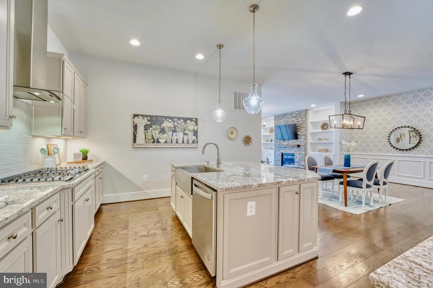 23695 Cypress Glen Square photo 16