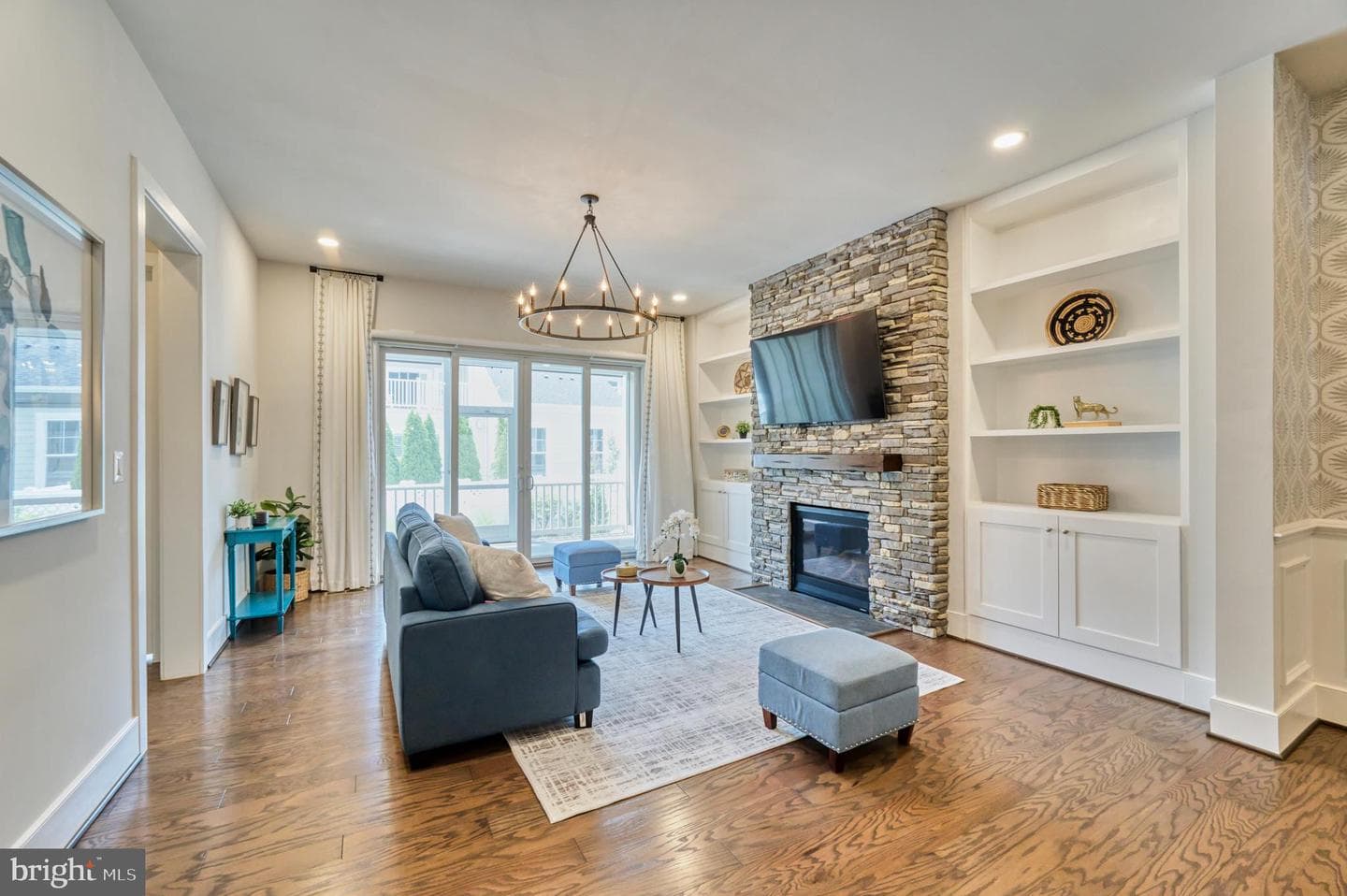 23695 Cypress Glen Square photo 17