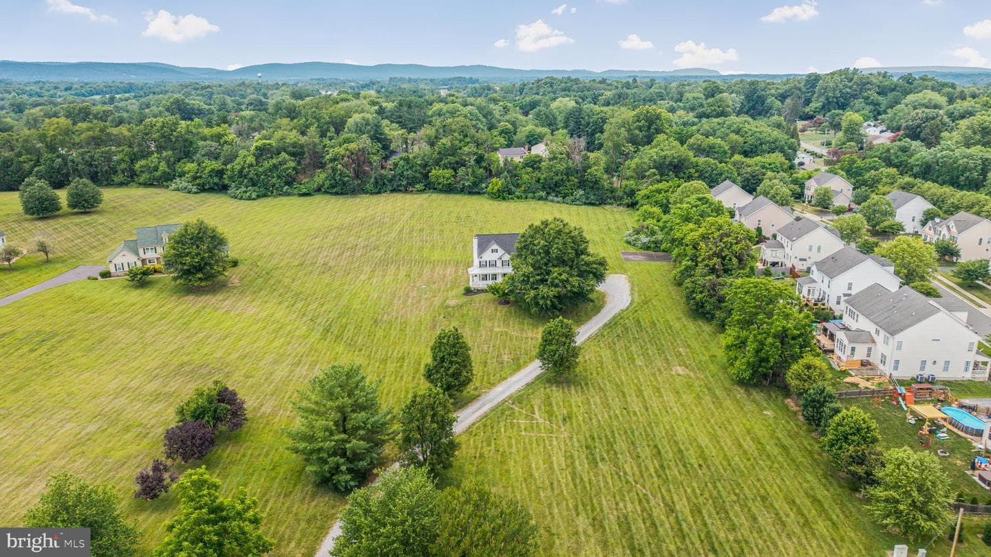38454 Stone Eden Drive, Hamilton
