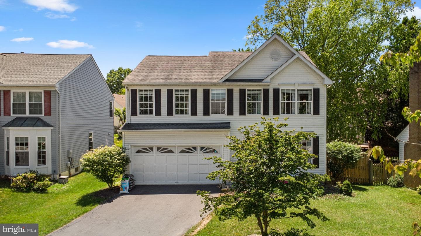 818 Bellview Court NE photo 2