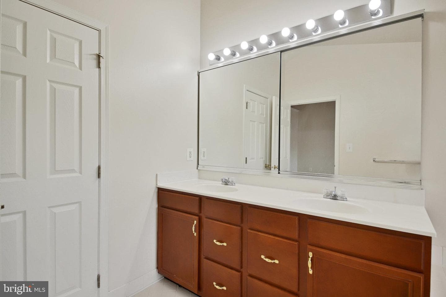 22529 Welborne Manor Square photo 16