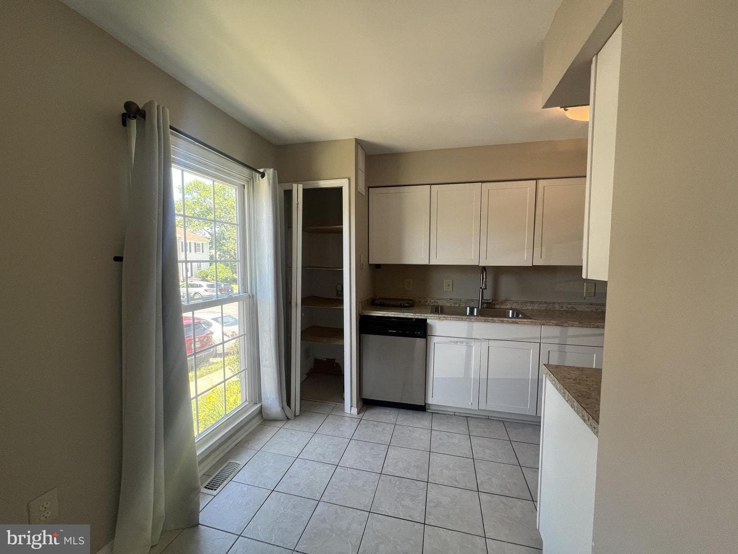 1005 Marsden Court photo 2