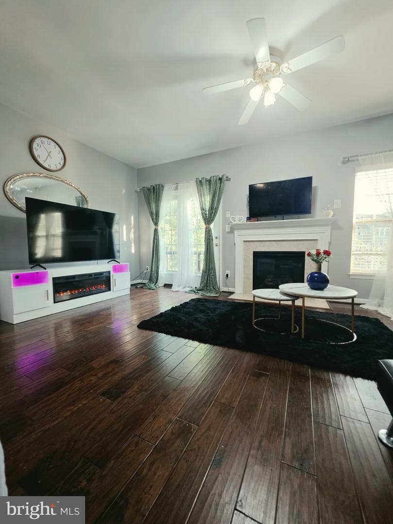 25193 Destination Square photo 12