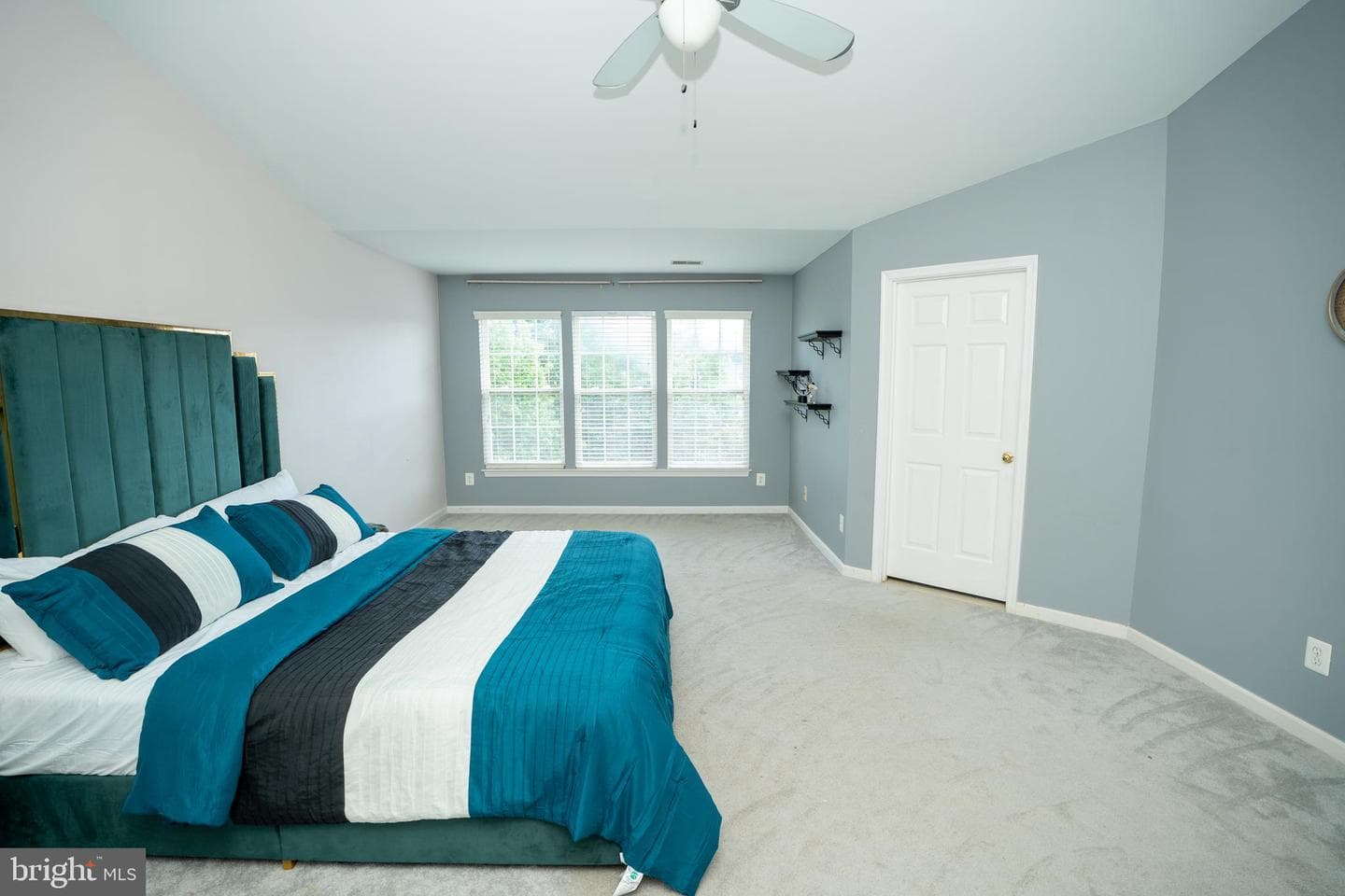 25193 Destination Square photo 35