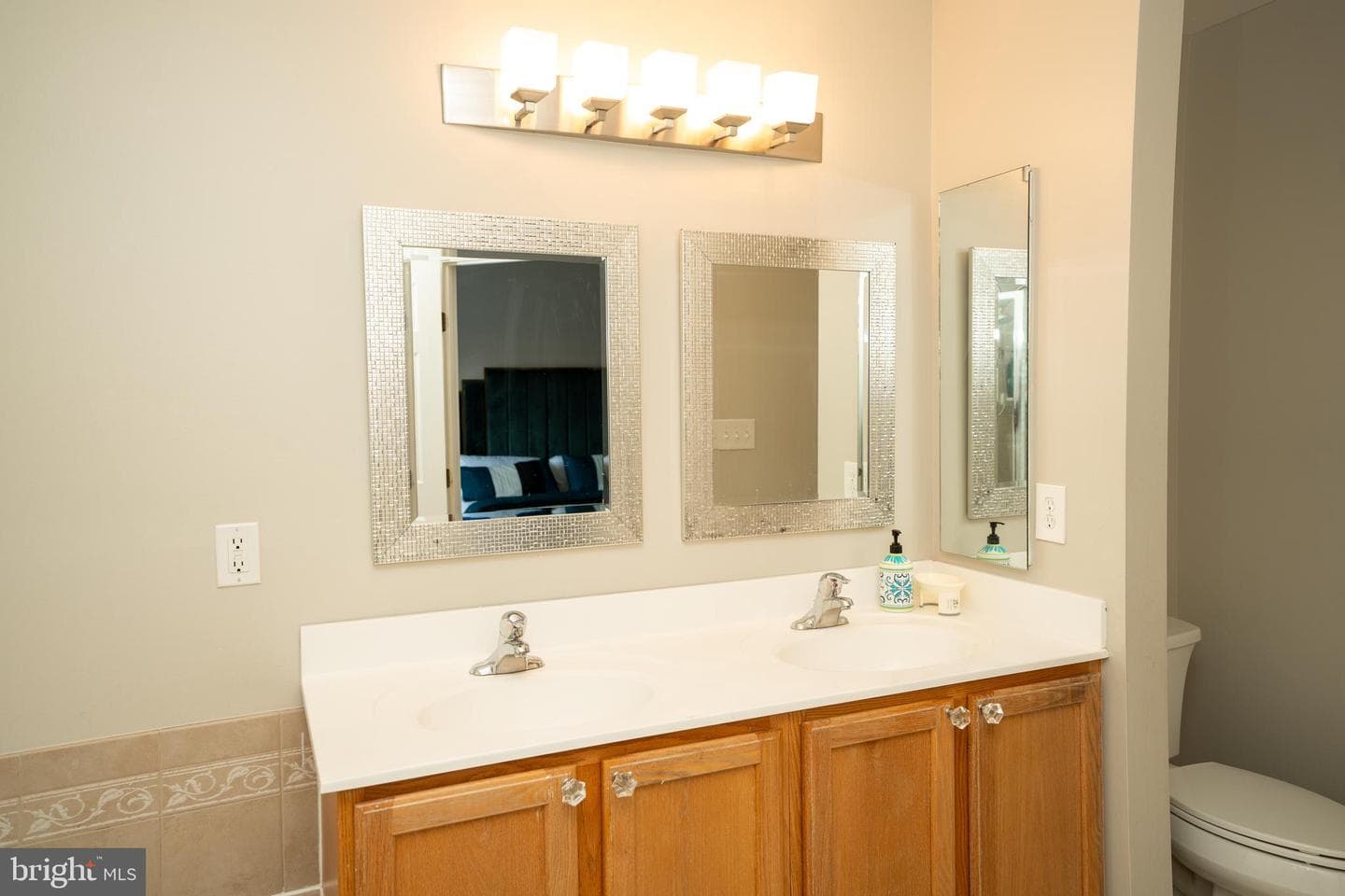 25193 Destination Square photo 46