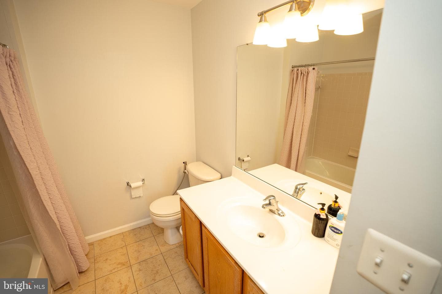 25193 Destination Square photo 48