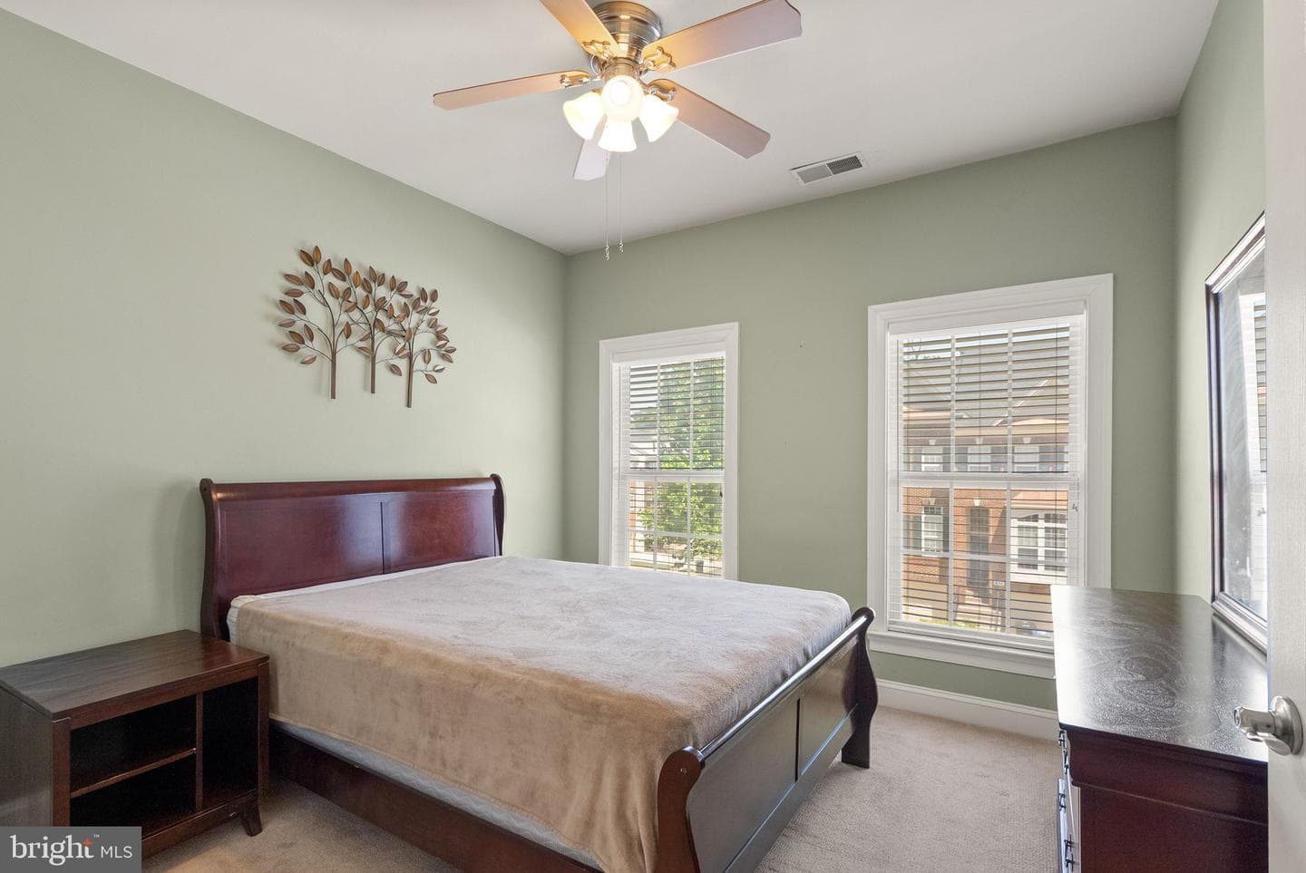 610 Battery Terrace NE photo 32