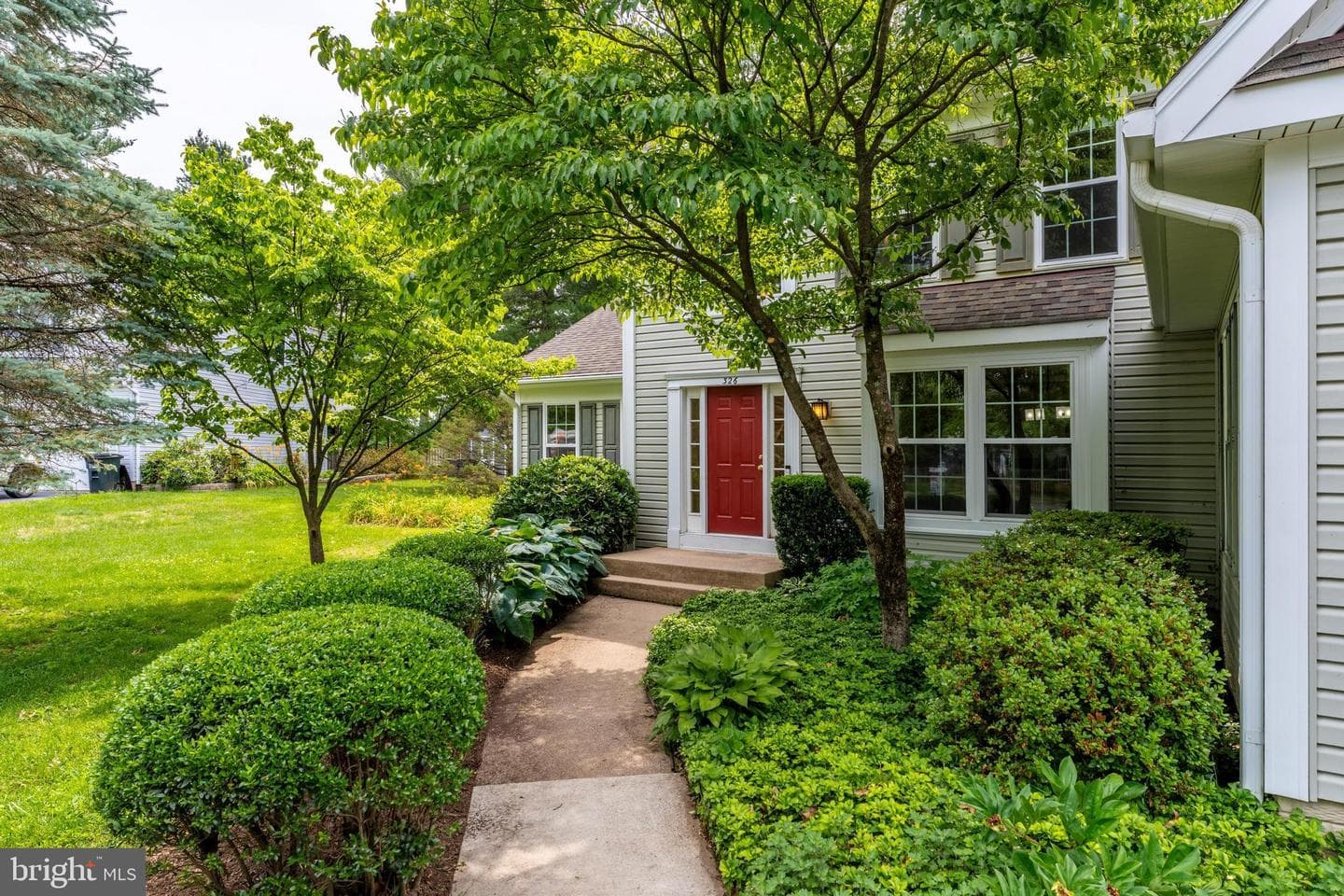 326 E D Street photo 34