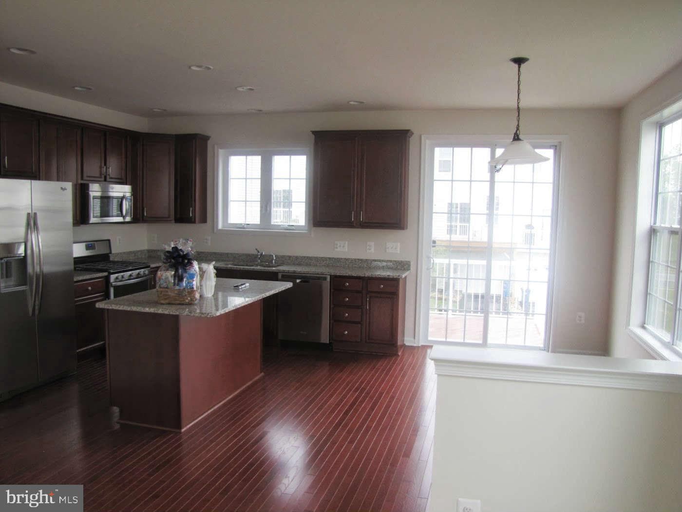 43196 Whelplehill Terrace photo 3