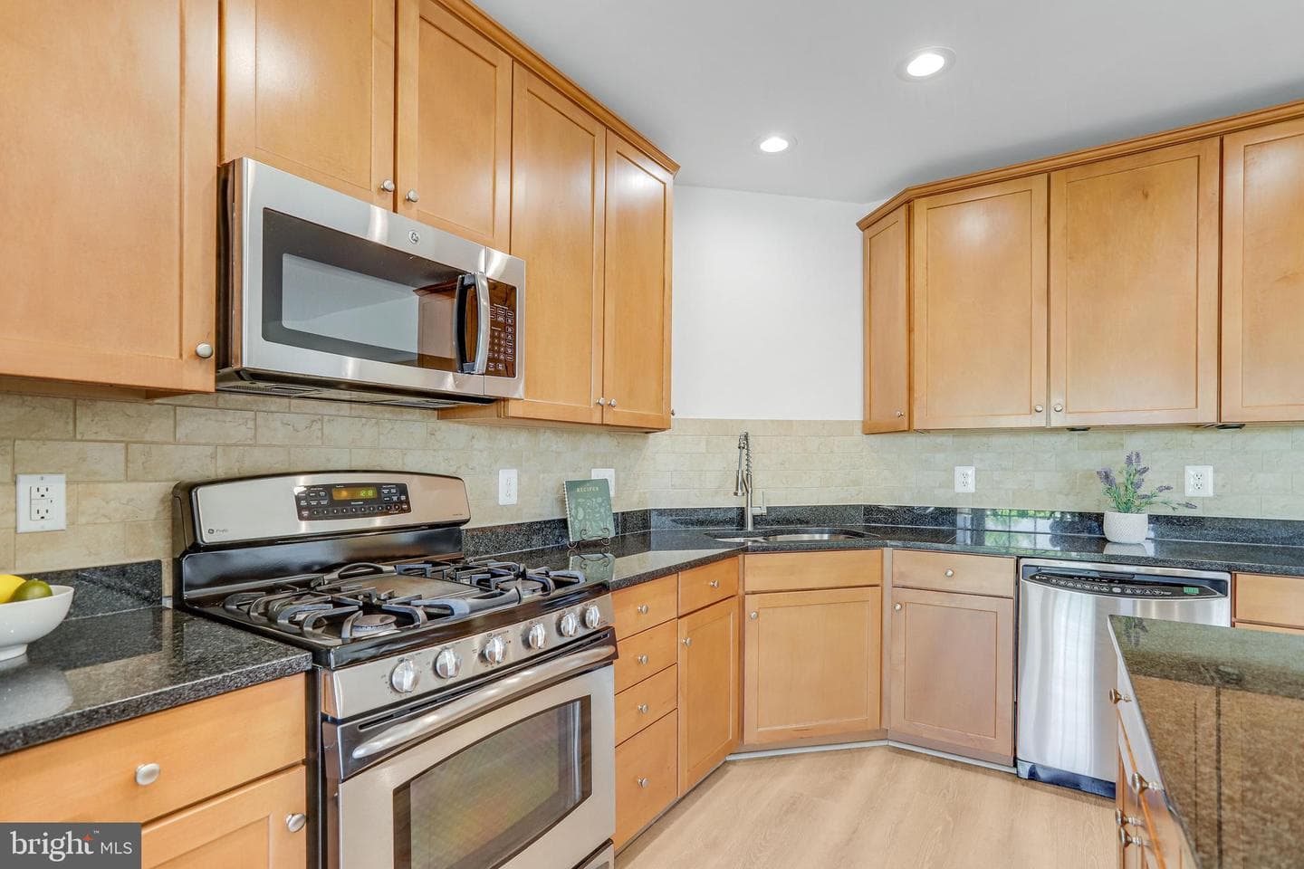 19283 Winmeade Drive photo 25