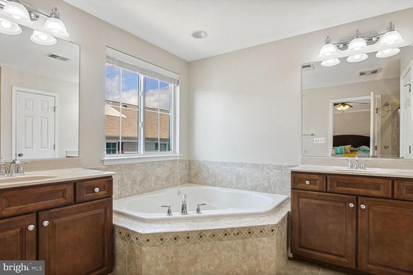 24650 Caribou Square photo 19