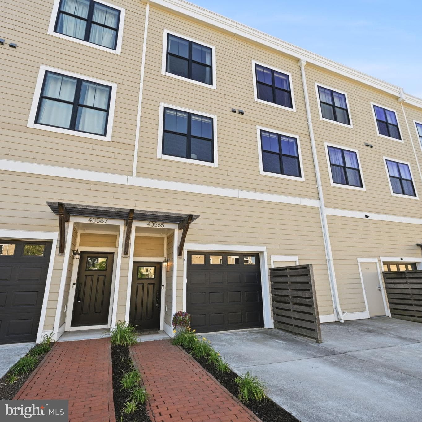 43565 Michigan Square, Leesburg