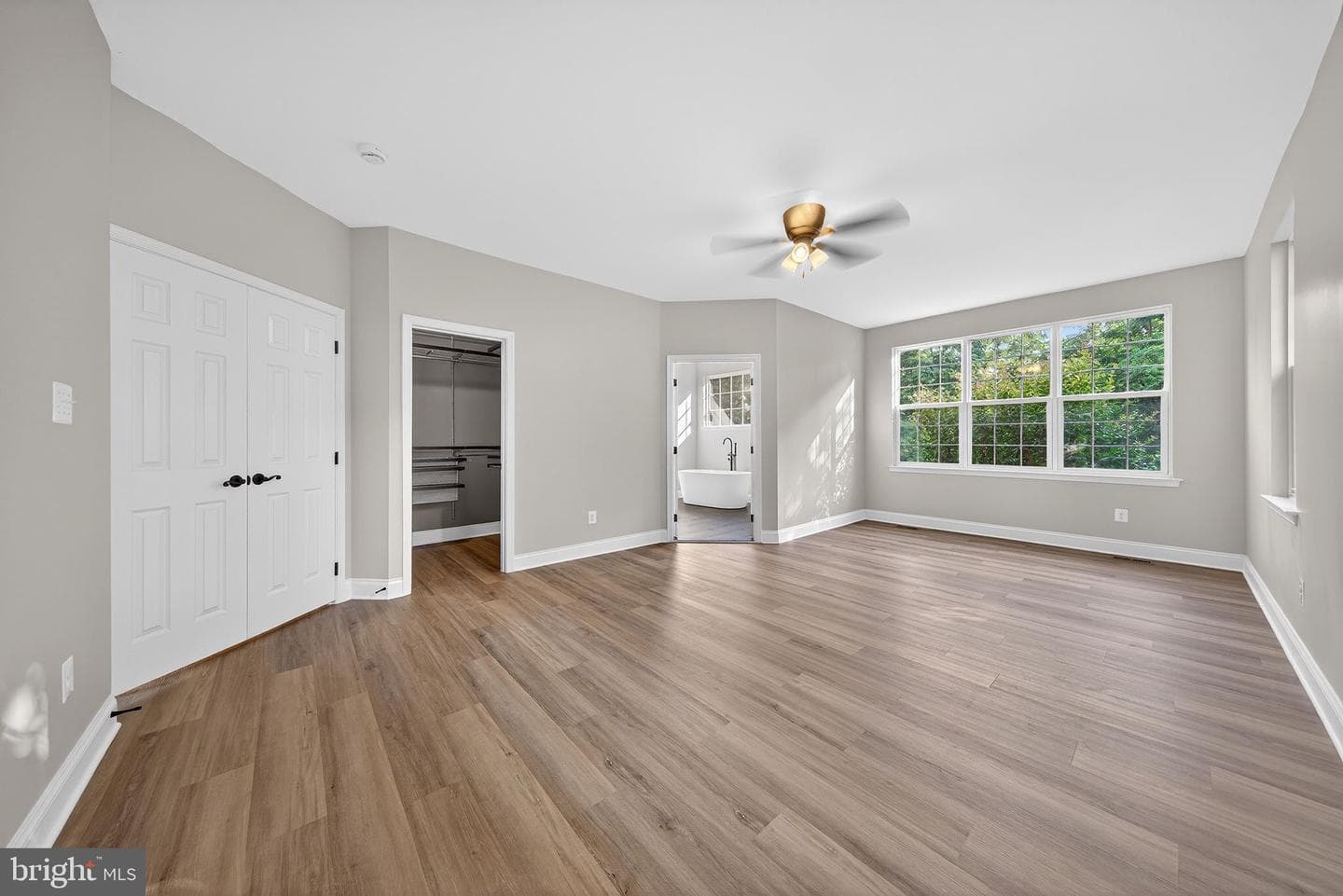 852 Macalister Drive SE photo 45