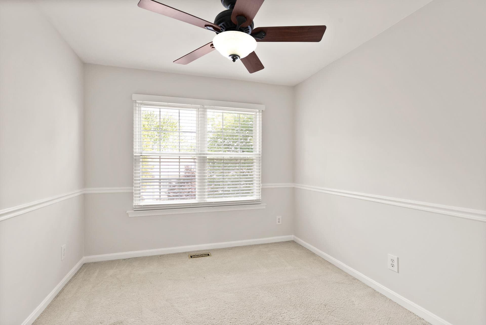 303 Barnfield Square NE photo 20