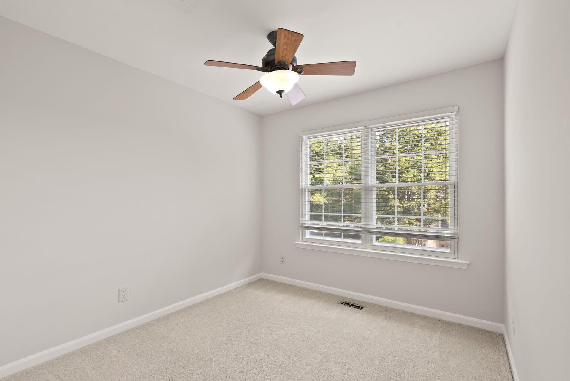 303 Barnfield Square NE photo 22