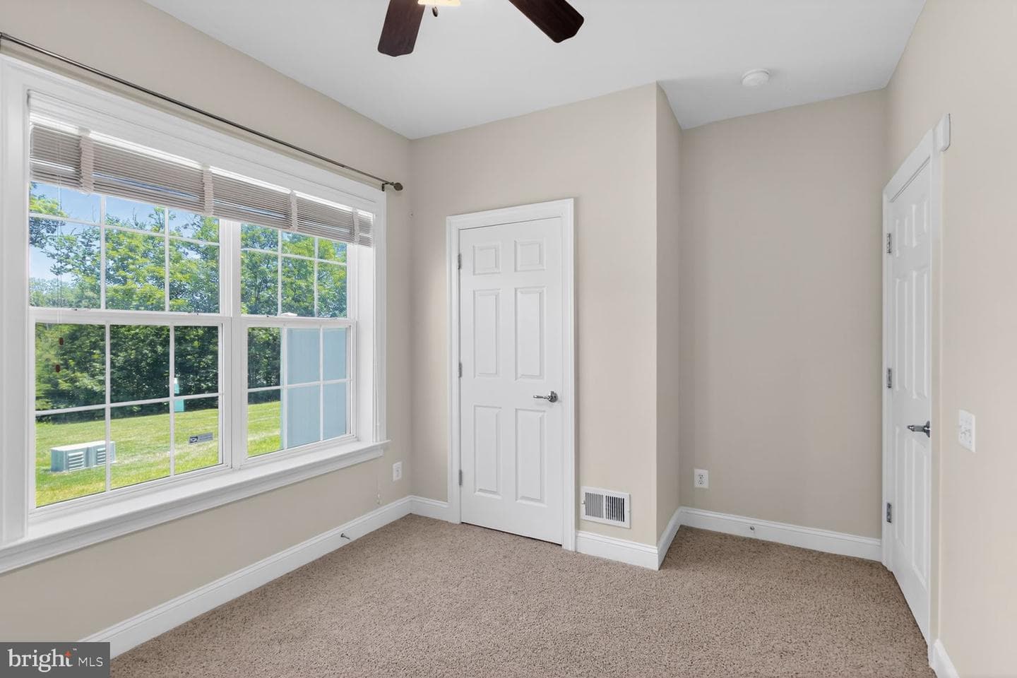 25450 Hopton House Terrace photo 7