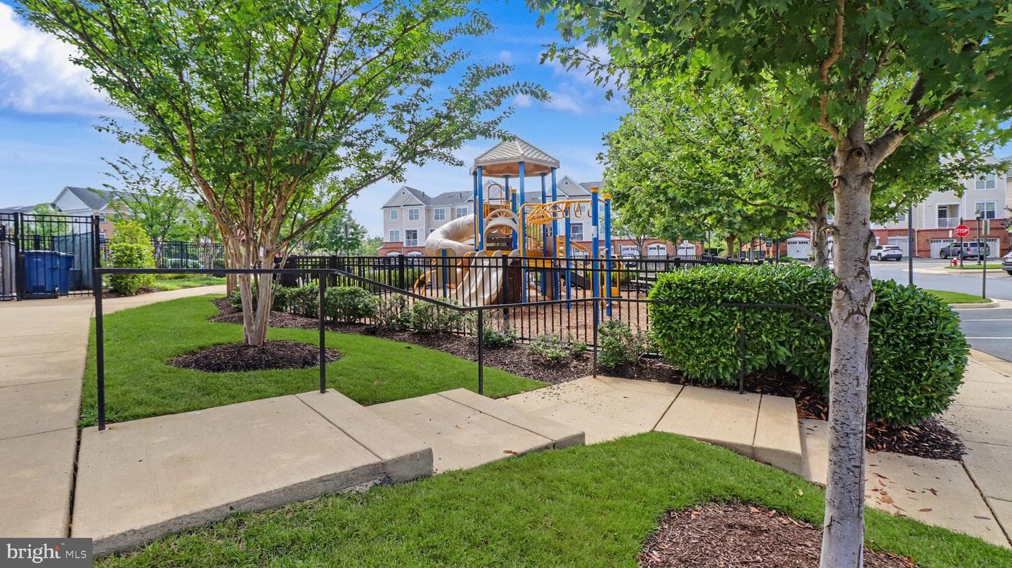 43031 Foxtrail Woods Terrace #106 photo 32