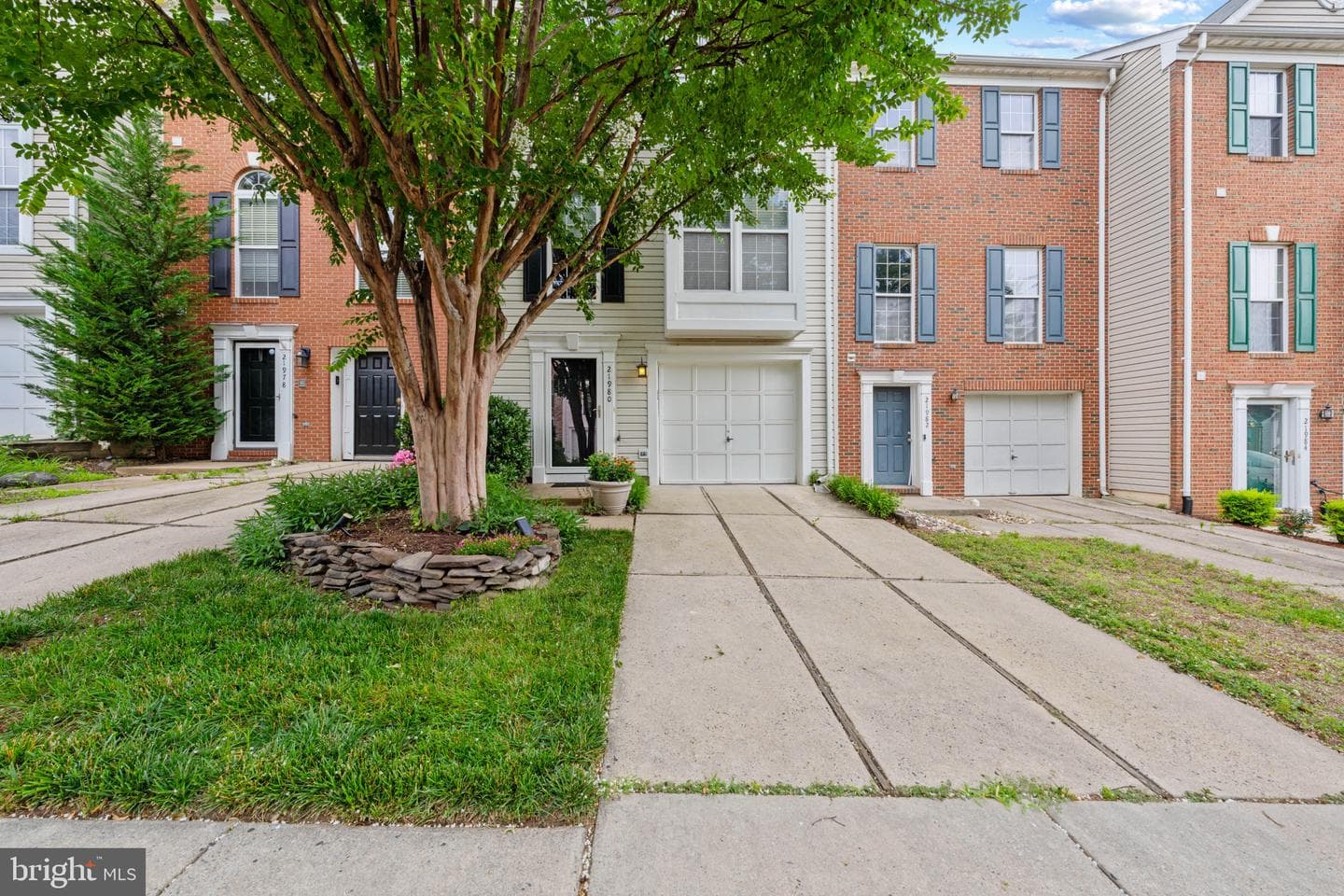 21980 Box Car Square, Sterling