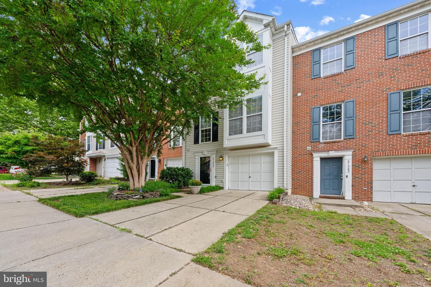21980 Box Car Square, Sterling