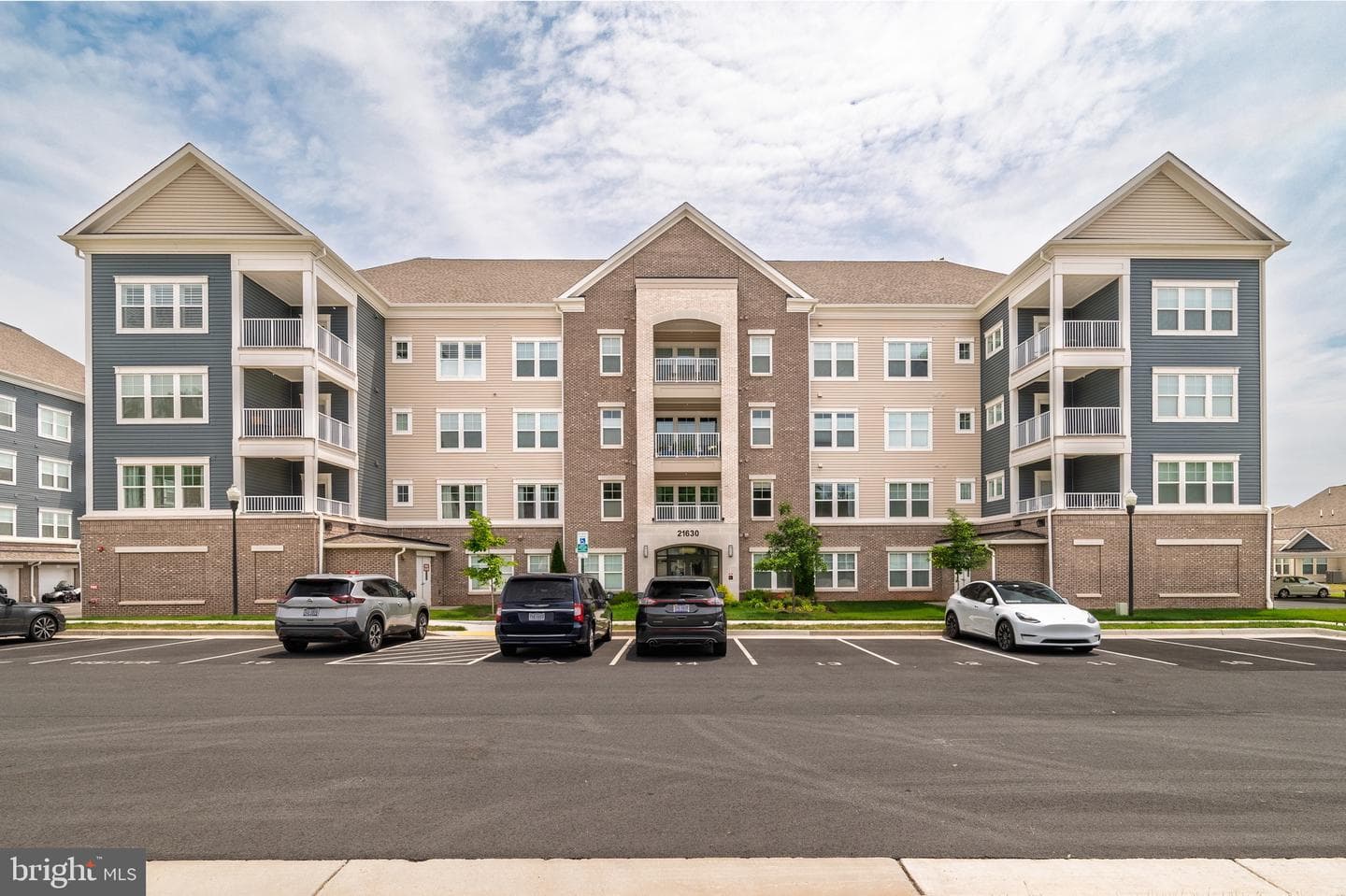 21630 Hawksbill High Circle #405, Sterling