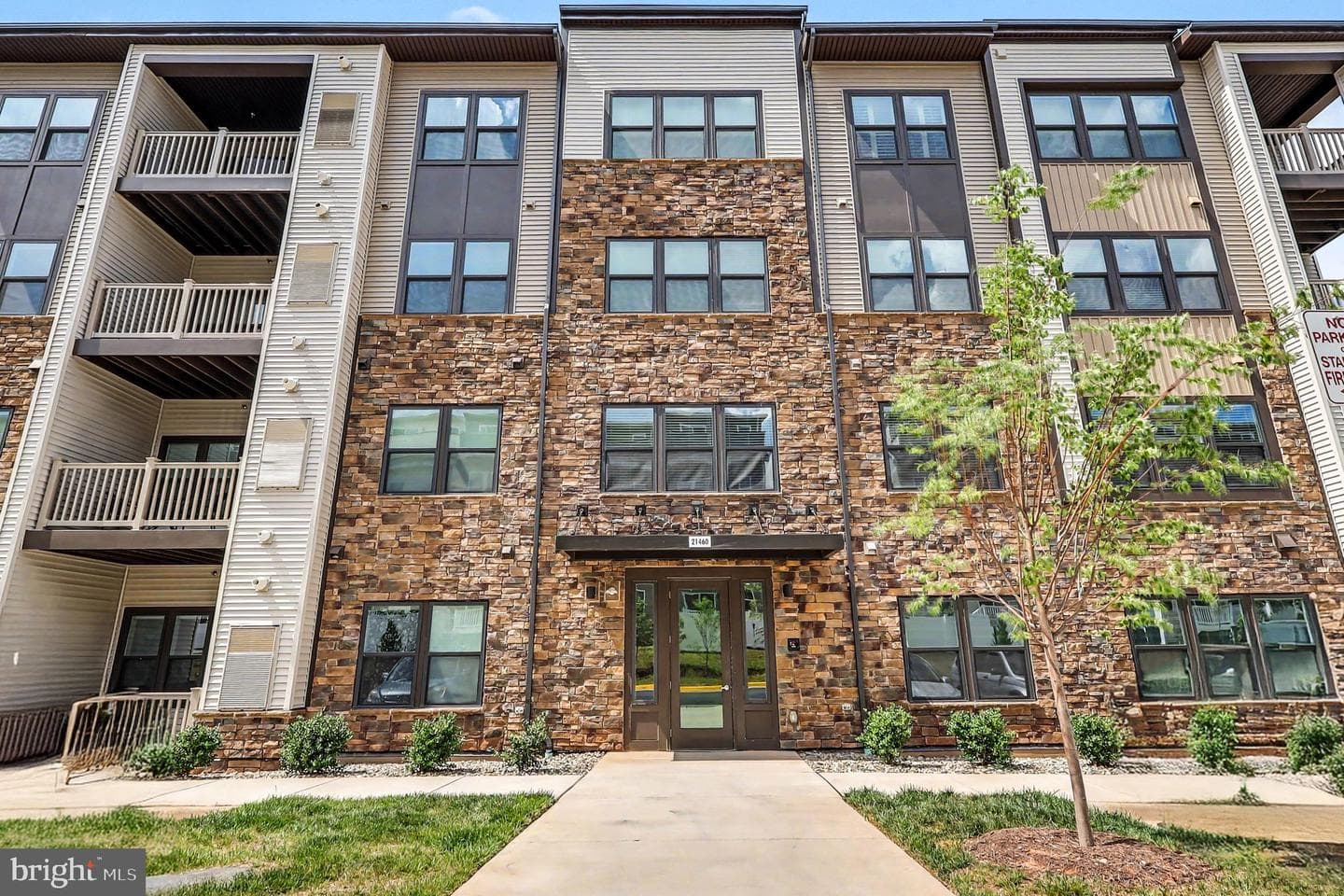 21460 Mount Sterling Terrace #303, Sterling