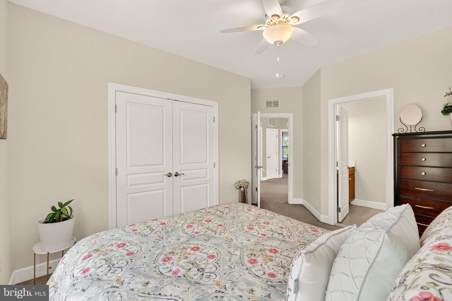 15631 Avebury Manor Place photo 32