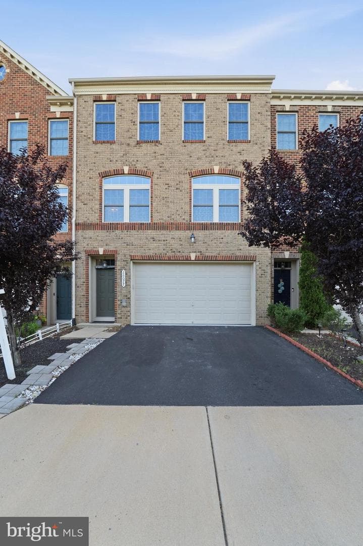 26077 Little Rocky Terrace, Aldie