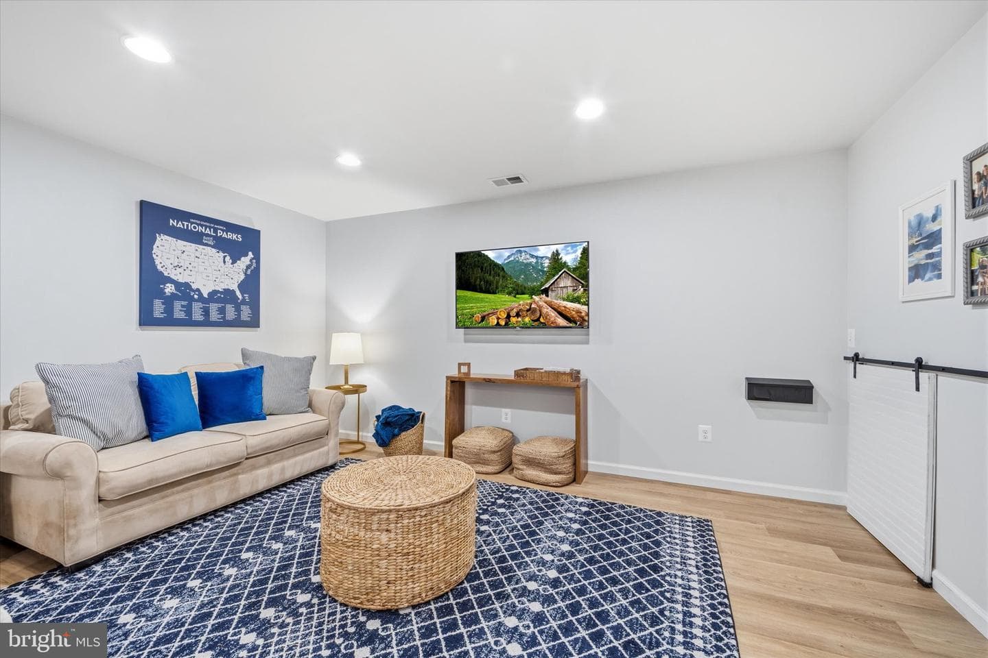 1114 Laconian Street SE photo 39
