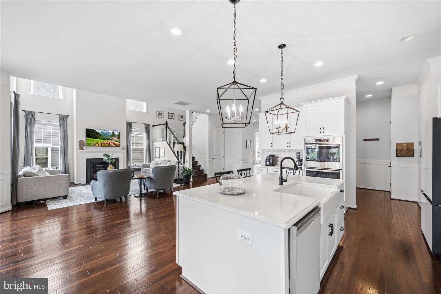 1114 Laconian Street SE photo 5