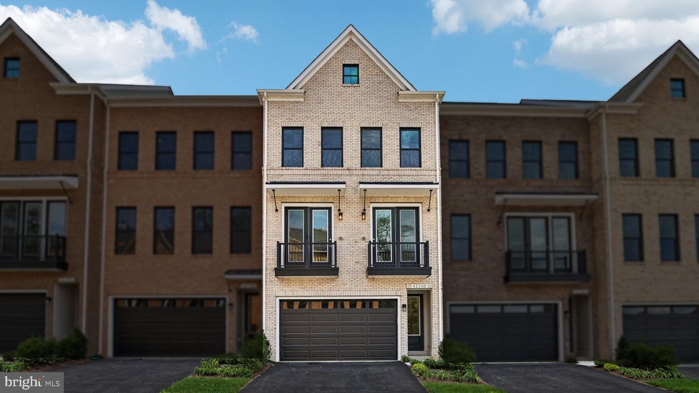 42200 Shining Star Square #homesite 4533, Ashburn
