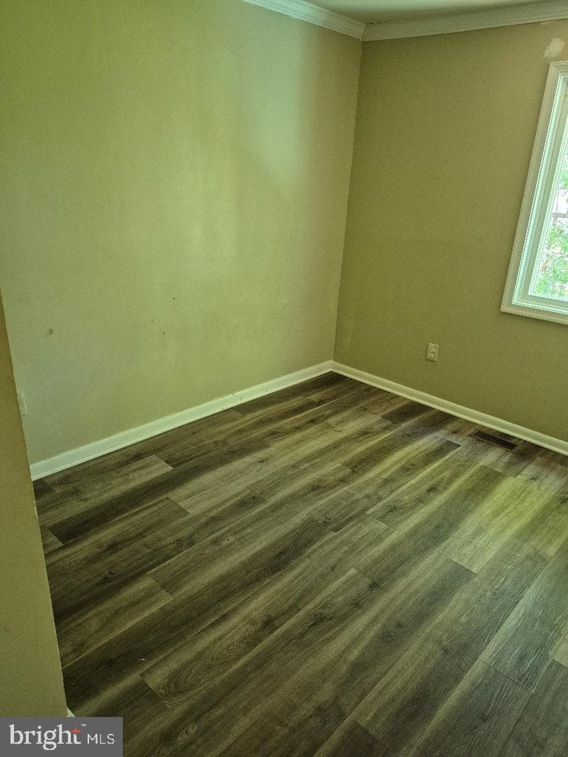 306 Giles Place photo 13